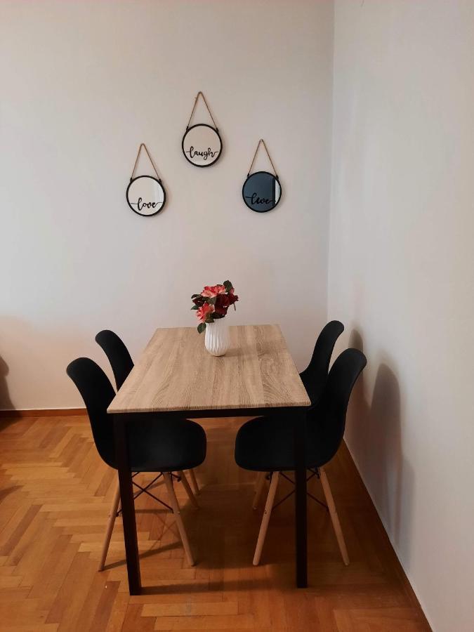 Cosy Apartment In The Heart Of The City 칼라마타 외부 사진