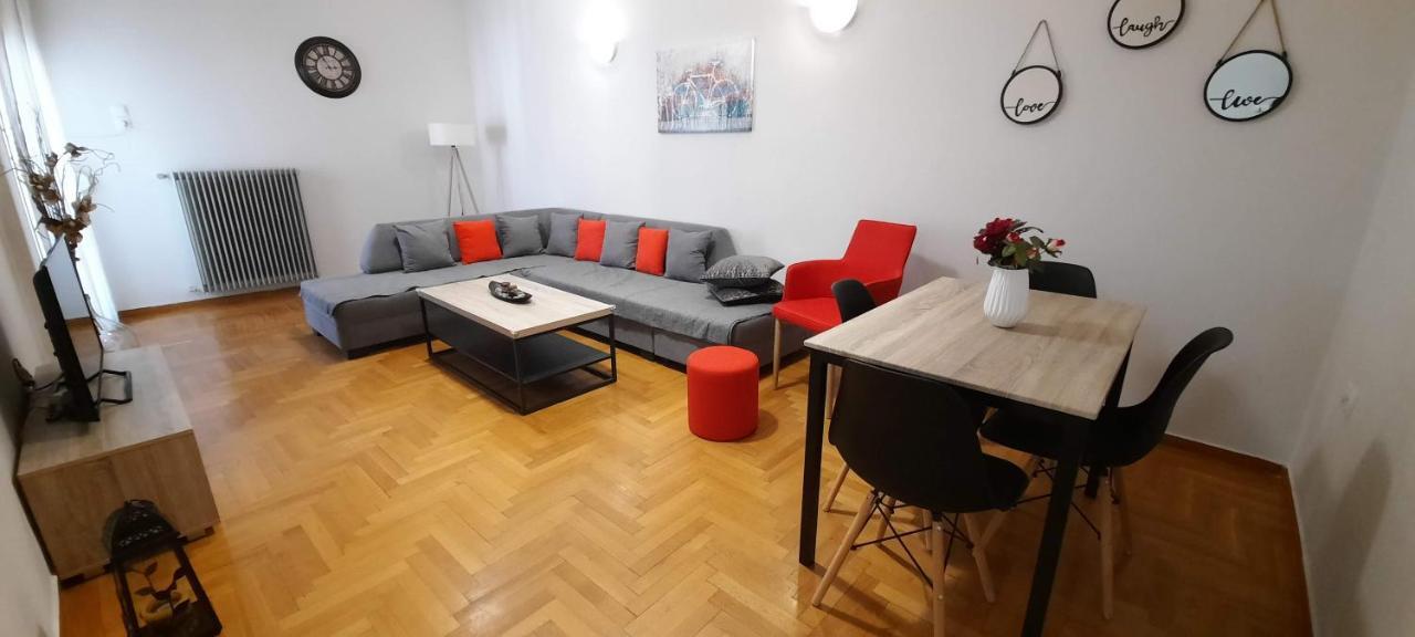 Cosy Apartment In The Heart Of The City 칼라마타 외부 사진