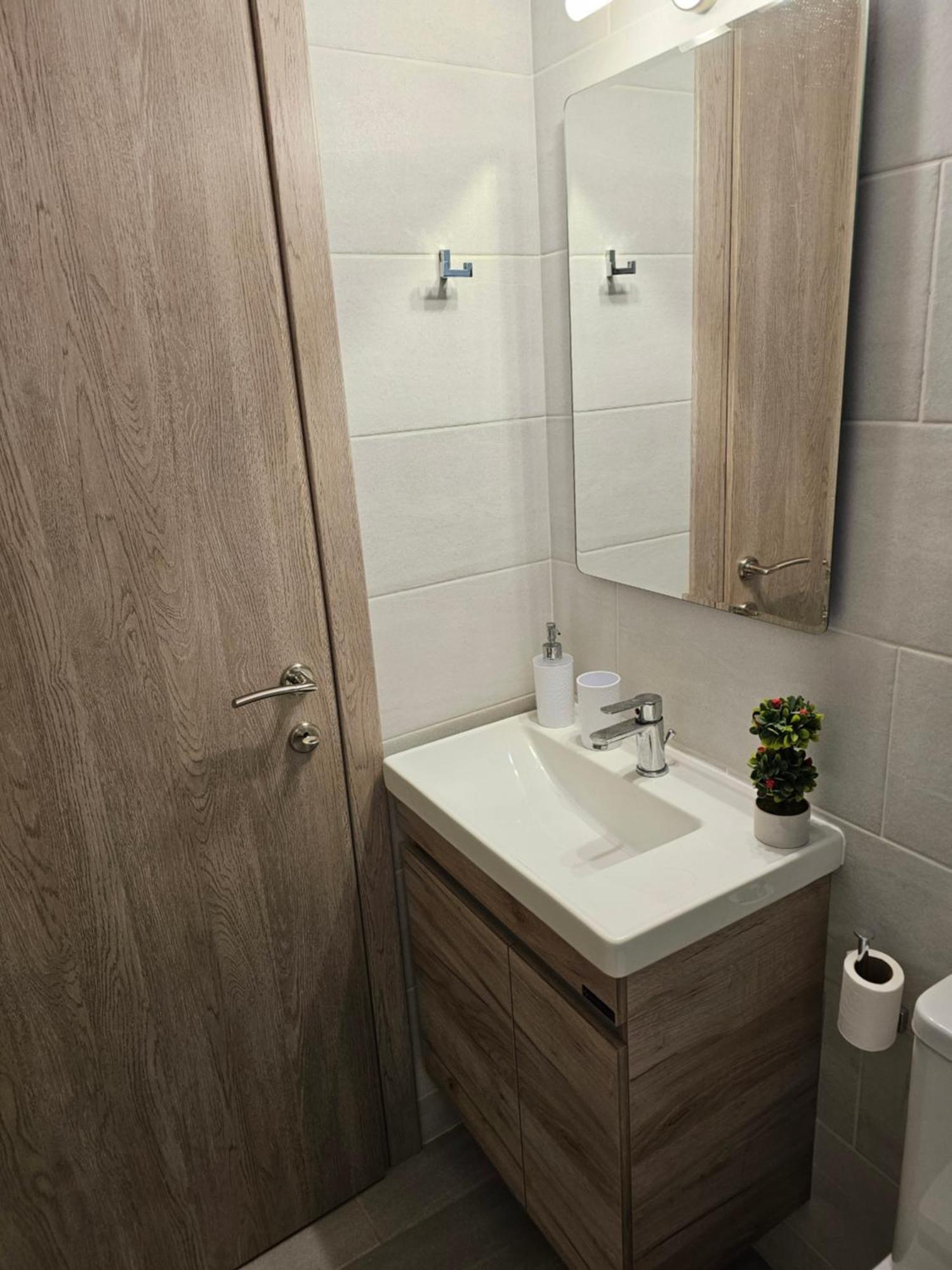 Cosy Apartment In The Heart Of The City 칼라마타 외부 사진